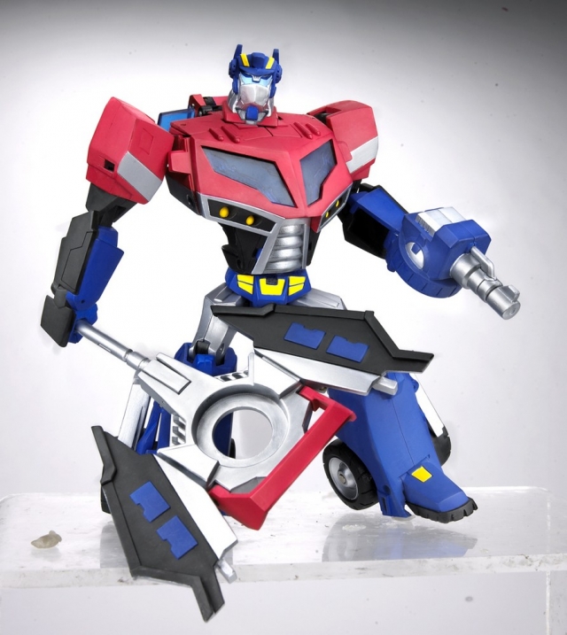 Voyager Class Earth Mode Optimus Prime | Transformers Animated