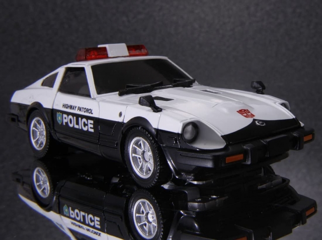 MP-17 Prowl | Transformers Masterpiece