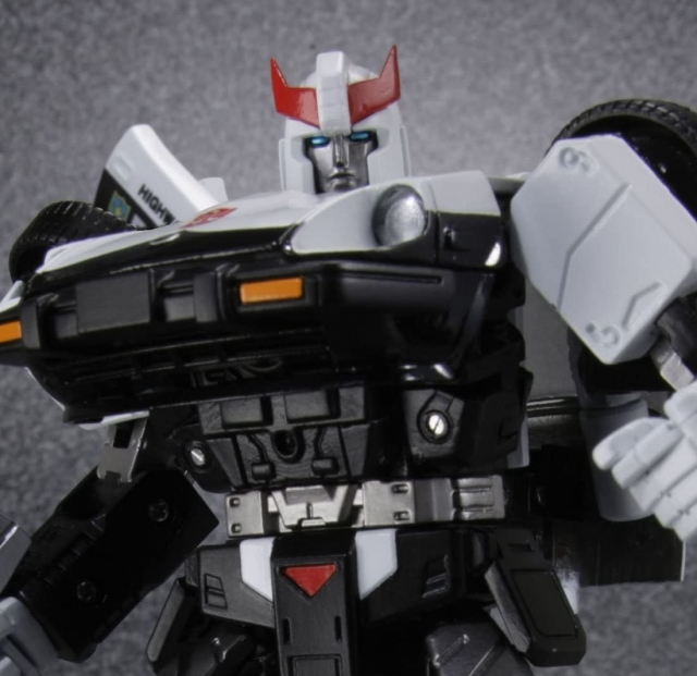 MP-17 Prowl | Transformers Masterpiece