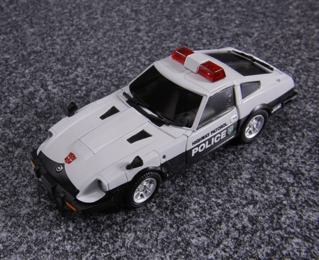 MP-17 Prowl | Transformers Masterpiece