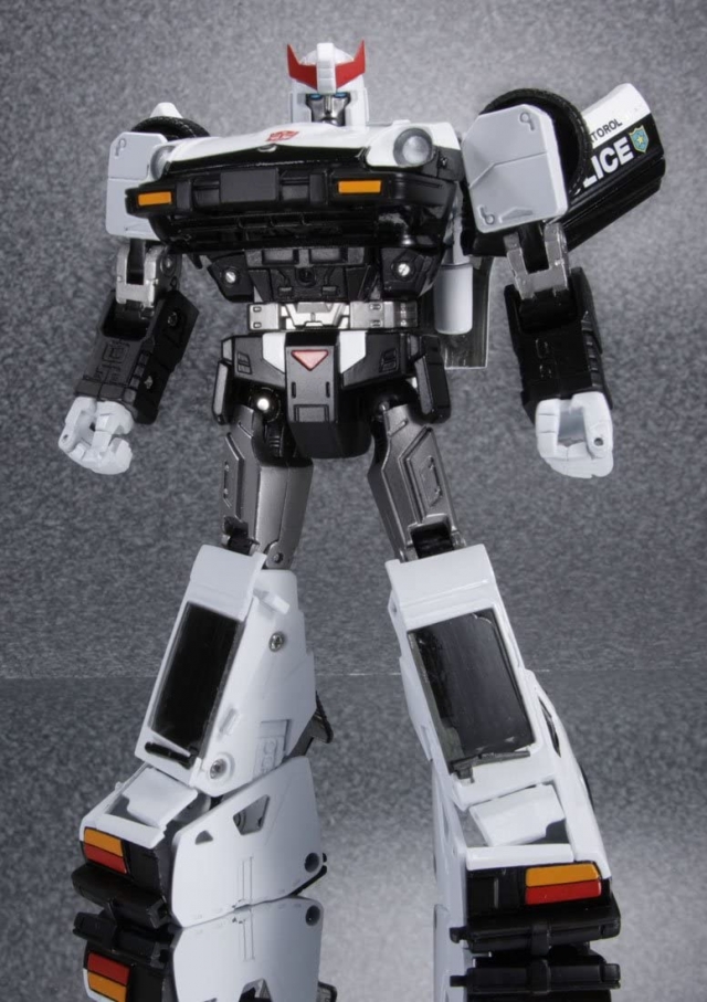 MP-17 Prowl | Transformers Masterpiece