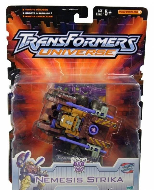 Deluxe Class Nemesis Strika | Transformers Universe