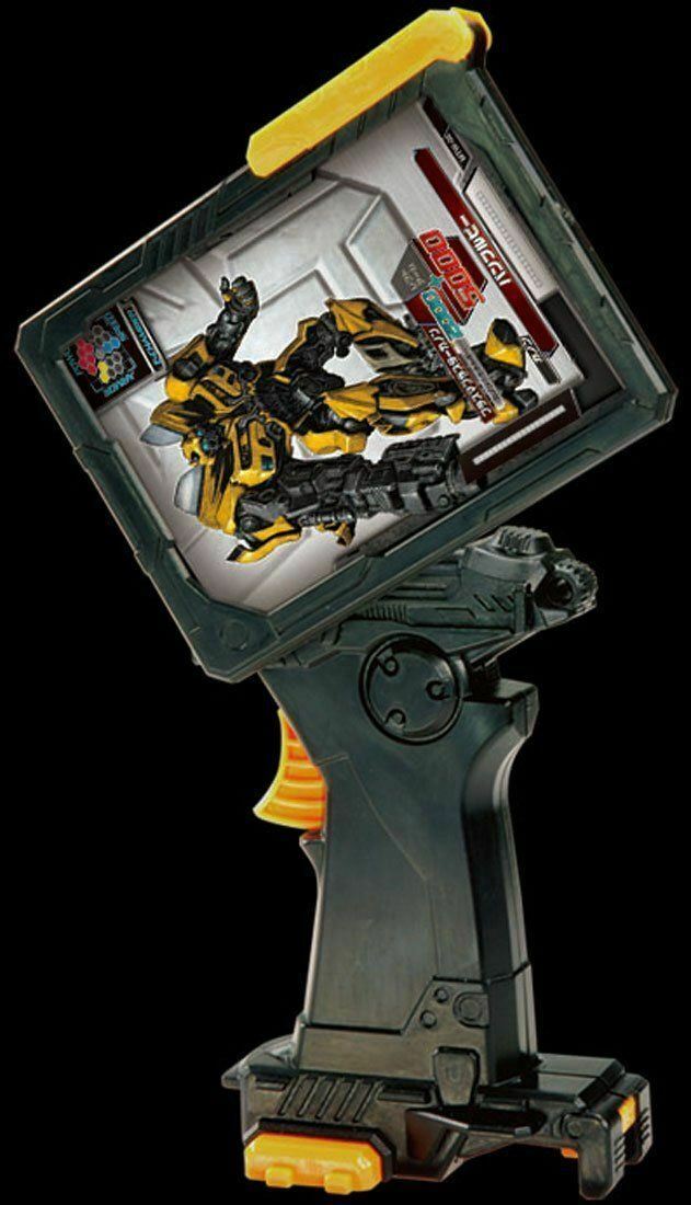 Deluxe Class Mechtech Bumblebee and MechTech Holder | Transformers 3 Dark of the Moon DOTM