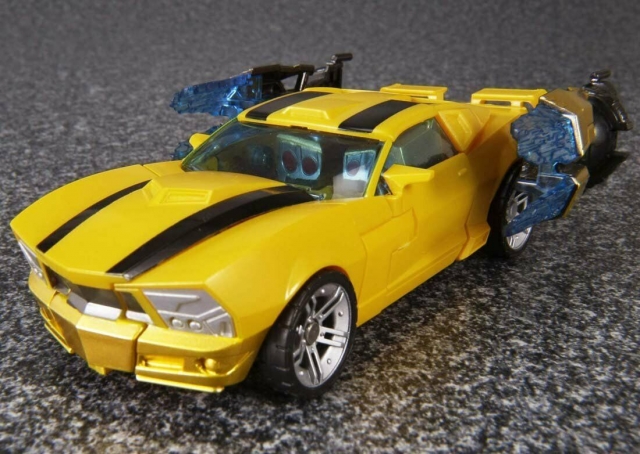TG26 Bumblebee Gold Bug | Transformers Generations Fall of Cybertron