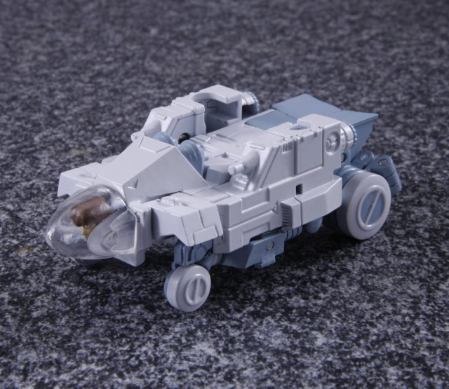 MP-21 Bumblebee and Spike in Exo-Suit | Transformers Masterpiece