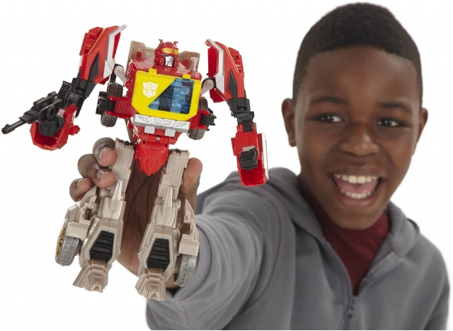 Autobot Blaster with Steeljaw Voyager Class | Transformers Generations Fall of Cybertron