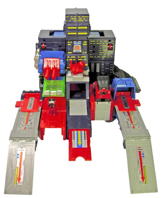 C-027 Brave Maximus Cybertron City | Transformers Car Robots Robots in Disguise