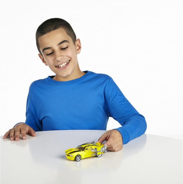 Deluxe Class Bumblebee IDW Version | Transformers Generations Thrilling 30