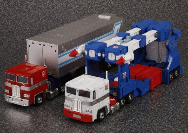 MP-10 Optimus Prime Convoy and Trailer | Transformers Masterpiece
