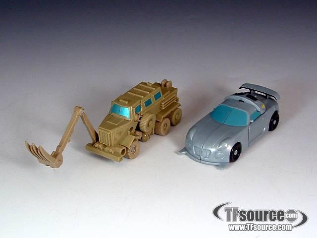 Legends Class Autobot Jazz vs. Bonecrusher | Transformers the Movie Allspark Battles
