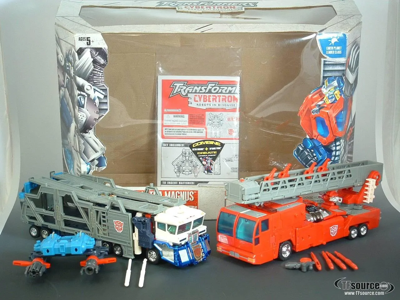 Optimus Prime and Ultra Magnus Exclusive Super Class | Transformers Cybertron