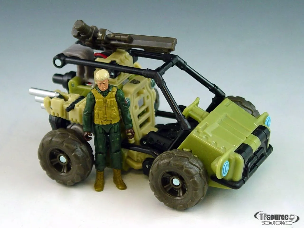 Basic Class Human Alliance Private Dedcliff with Sandstorm | Transformers 3 DOTM Dark of the Moon