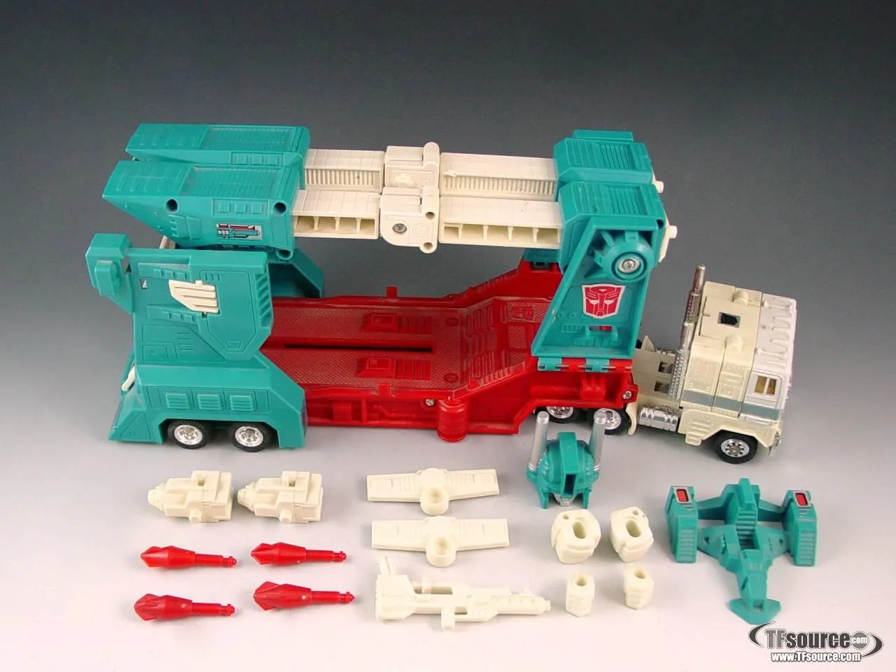 Ultra Magnus Loose 100% Complete