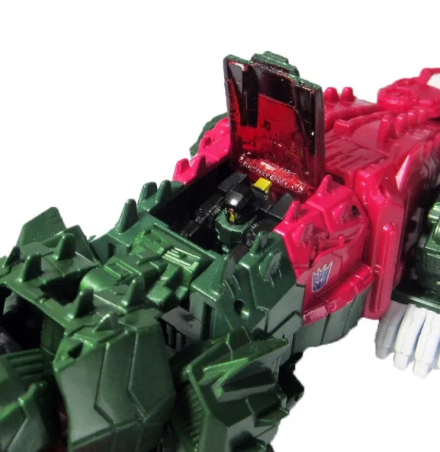 LG22 Skullcruncher Skull | Japanese Transformers Legends