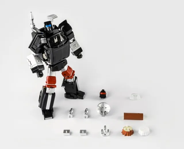 MX-8 Aegis | X-Transbots