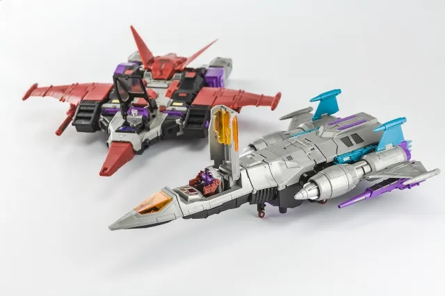Kingzilla and Komodus EAVI Metal  Phase 10A | KFC Toys
