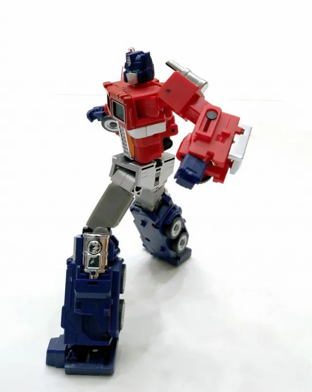 XT011 Giga Raiden | X2 Toys