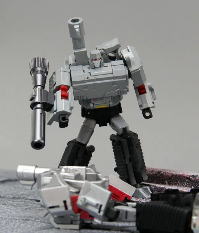 X13 Mightron Battle Damaged Version Limited Edition | DX9 Toys Attila Combiner