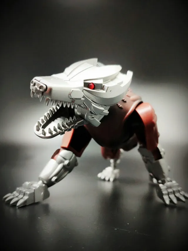 UT R-01 Dogs of War Set of 2 | Unique Toys