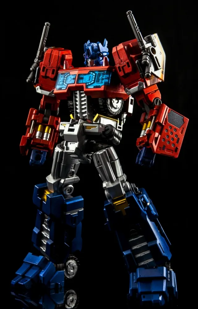 MTCD01P Striker Manus Premium Version | MakeToys | Cross Dimension