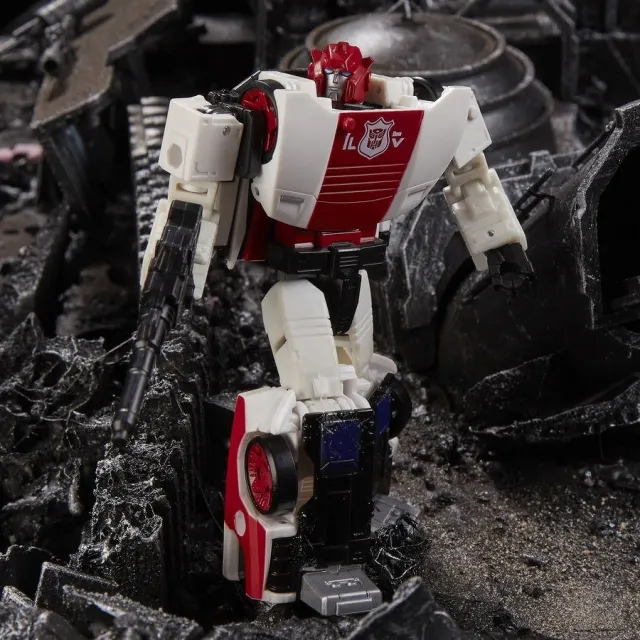 WFC-S35 Red Alert Deluxe Class | Transformers Generations War for Cybertron Siege Chapter