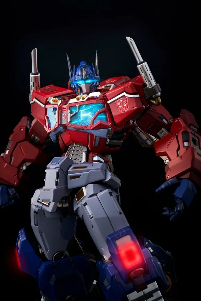 04 Optimus Prime | Transformers Kuro Kara Kuri | Flame Toys