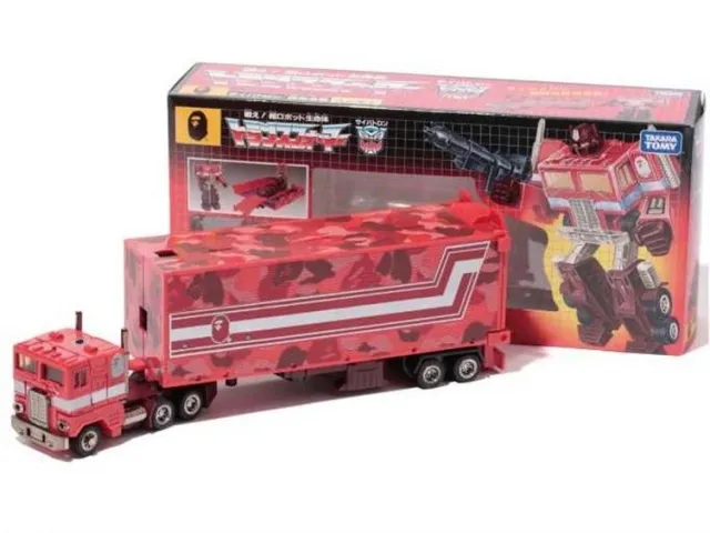 Transformers G1 Bathing Ape BAPEx Optimus Prime Red Camouflage Version Limited Edition | Transformers G1 Reissues