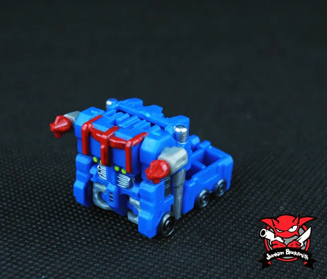 JB-03 Headmaster Earth Command Junkion Blacksmith | Junkion Blacksmith