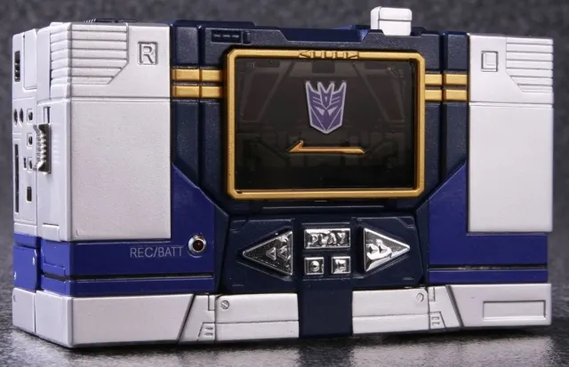 MP-13 Soundwave and Laserbeak | Transformers Masterpiece