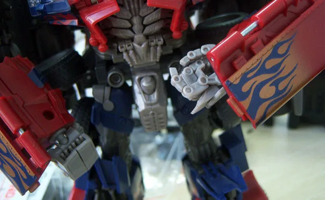 Smokestacks with Custom Hands | UFO Toys