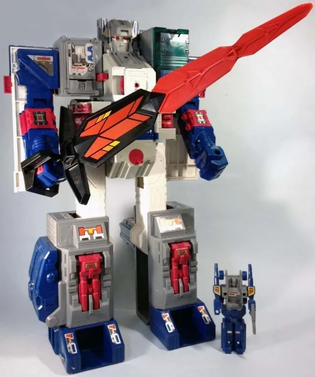 Transformers G1 23 Fortress Maximus | Transformers Encore G1 Reissues