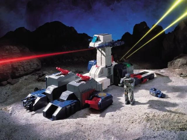 Transformers G1 23 Fortress Maximus | Transformers Encore G1 Reissues