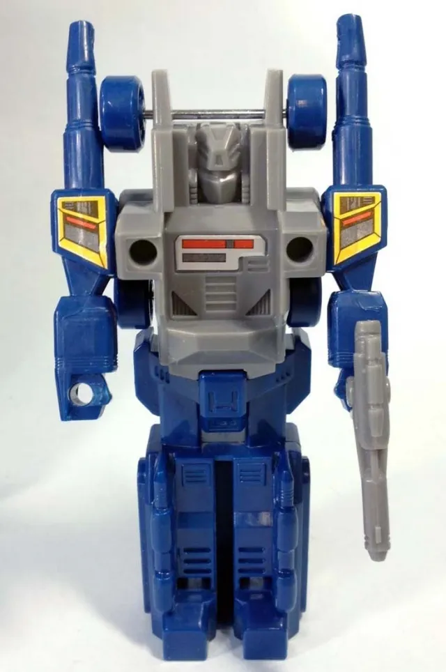 Transformers G1 23 Fortress Maximus | Transformers Encore G1 Reissues