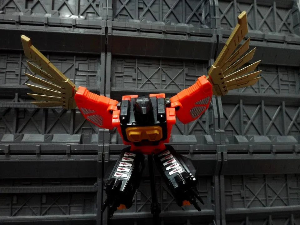 UT-W01 War Hawk | Unique Toys | War Lord