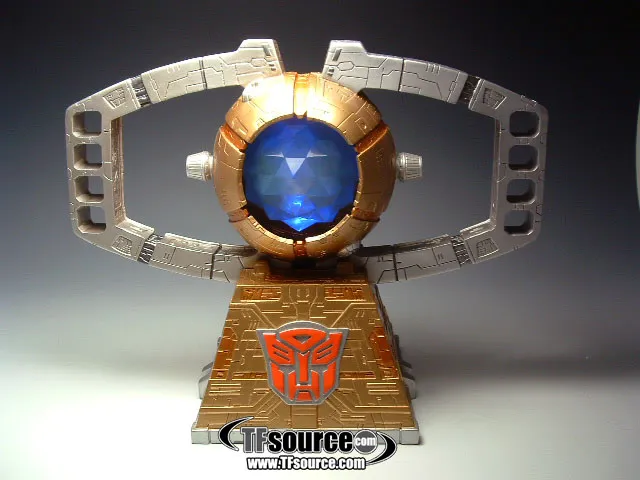 Matrix of Leadership Statue Limited Edition | Transformers