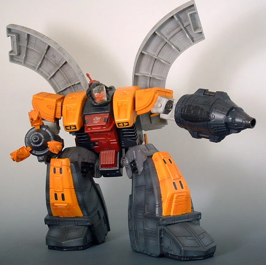 Omega Supreme Statue | Transformers Diamond Select