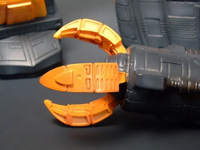 Omega Supreme Statue | Transformers Diamond Select