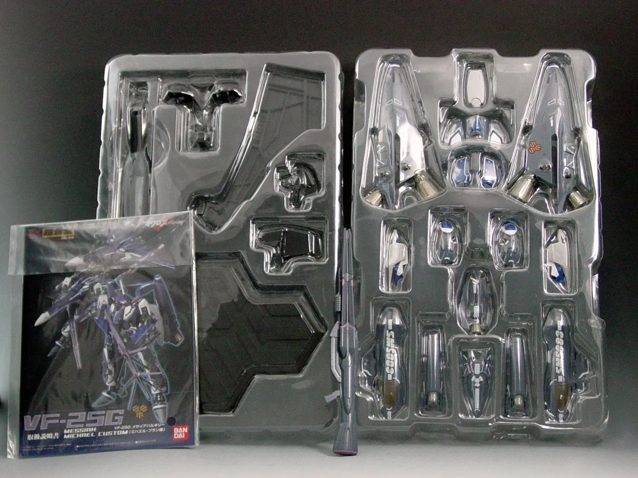 Bandai - Macross Frontier  - DX Chogokin GE-44 1/60 VF-25G Messiah Michael Custom  - MIB - 100% Complete
