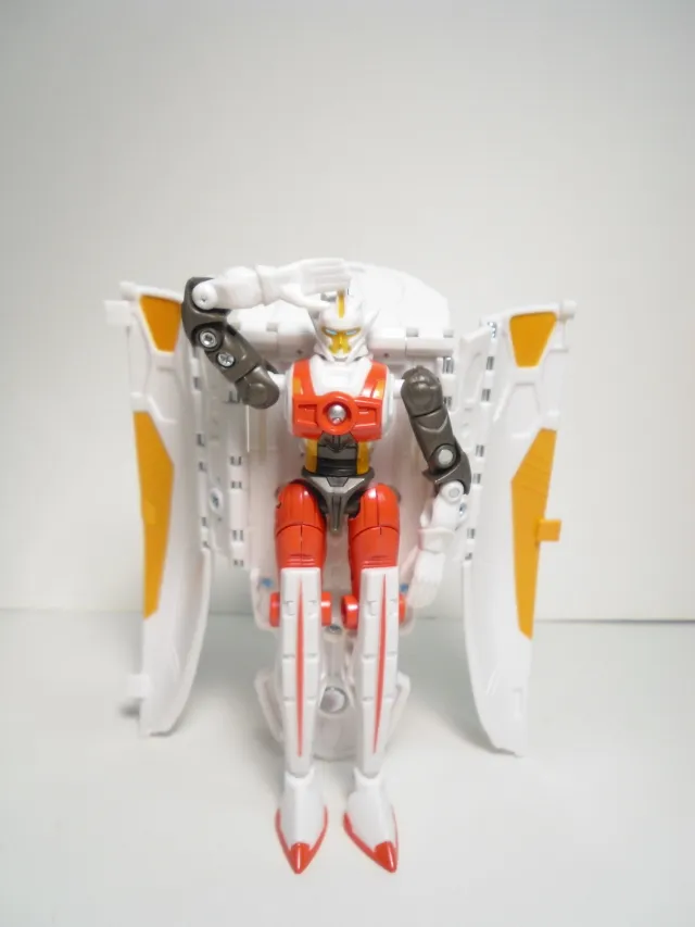 Chromia White Version Minerva Colors DVD Exclusive Deluxe Class | Transformers Galaxy Force Cybertron
