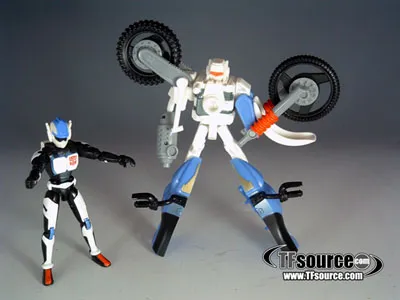 Deluxe Class Energon Kicker with High Wire | Transformers Energon