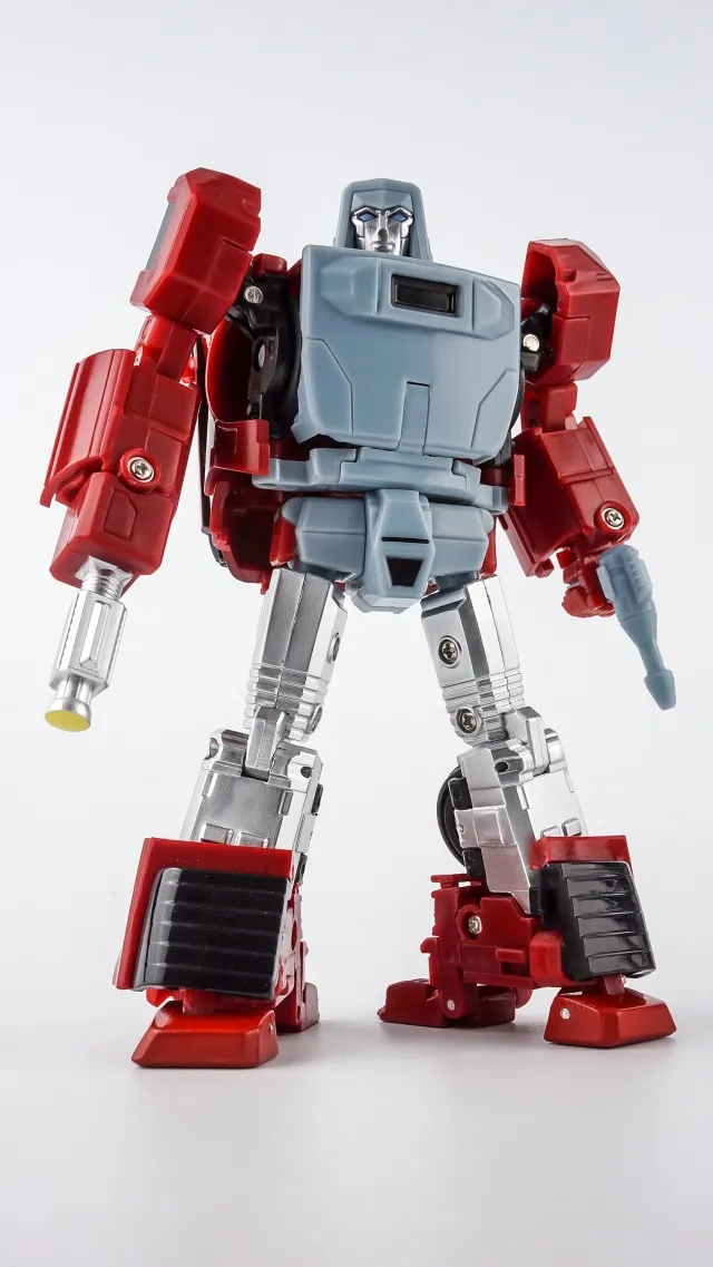 MM-6 Boost Toy Version | X-Transbots Master Mini