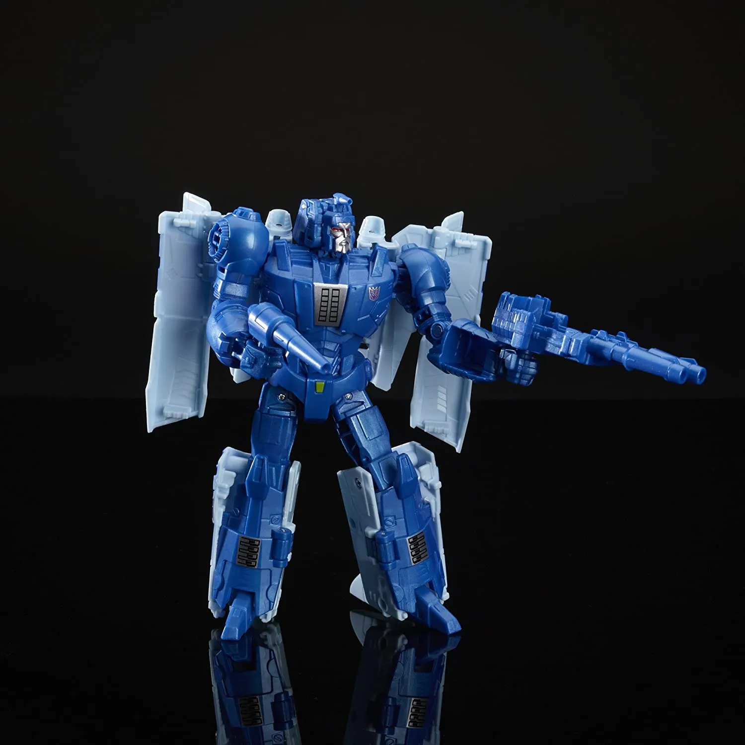 Scourge and Fracas Deluxe Class  | Transformers Generations Titans Return