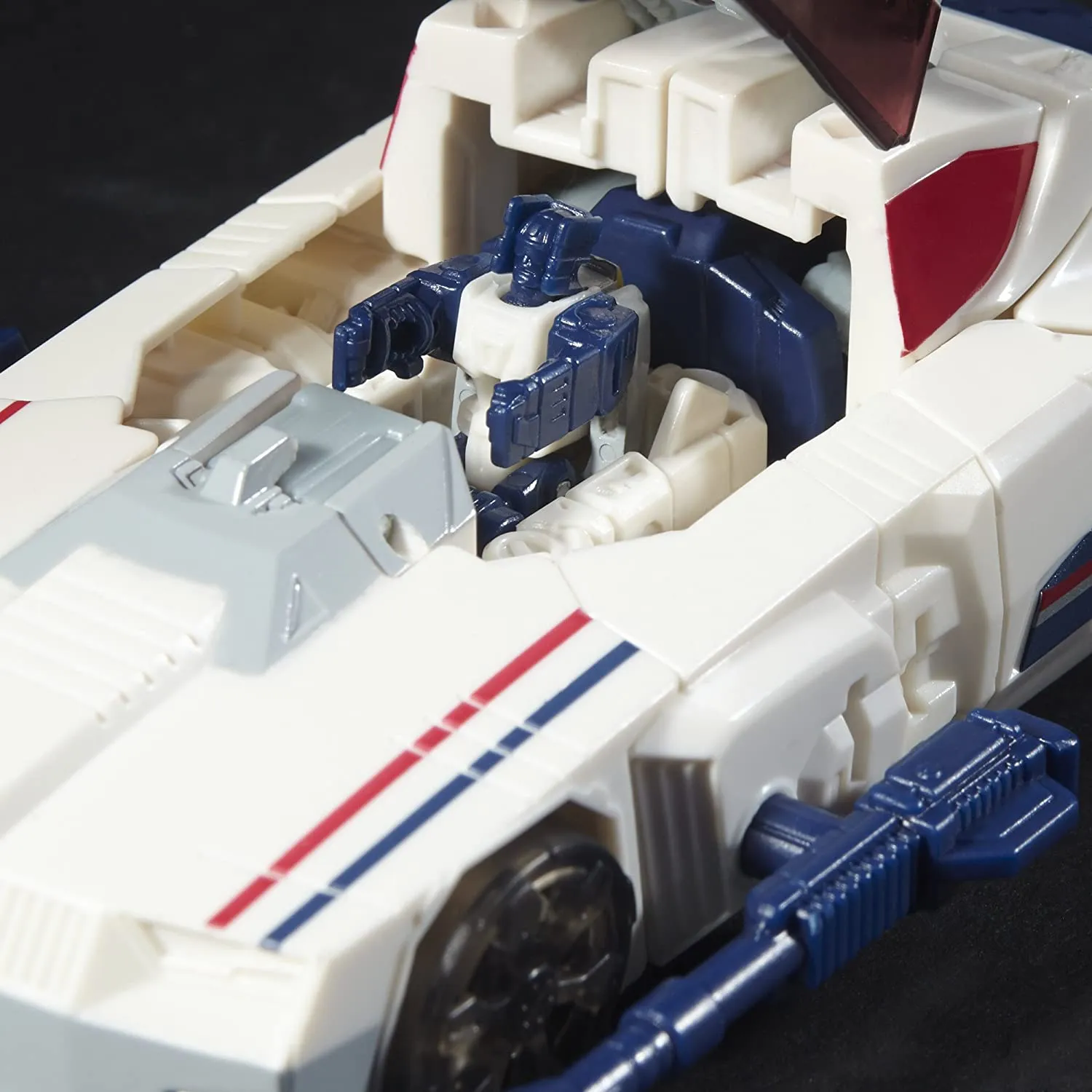 Breakaway with Throttle Deluxe Class  | Transformers Generations Titans Return