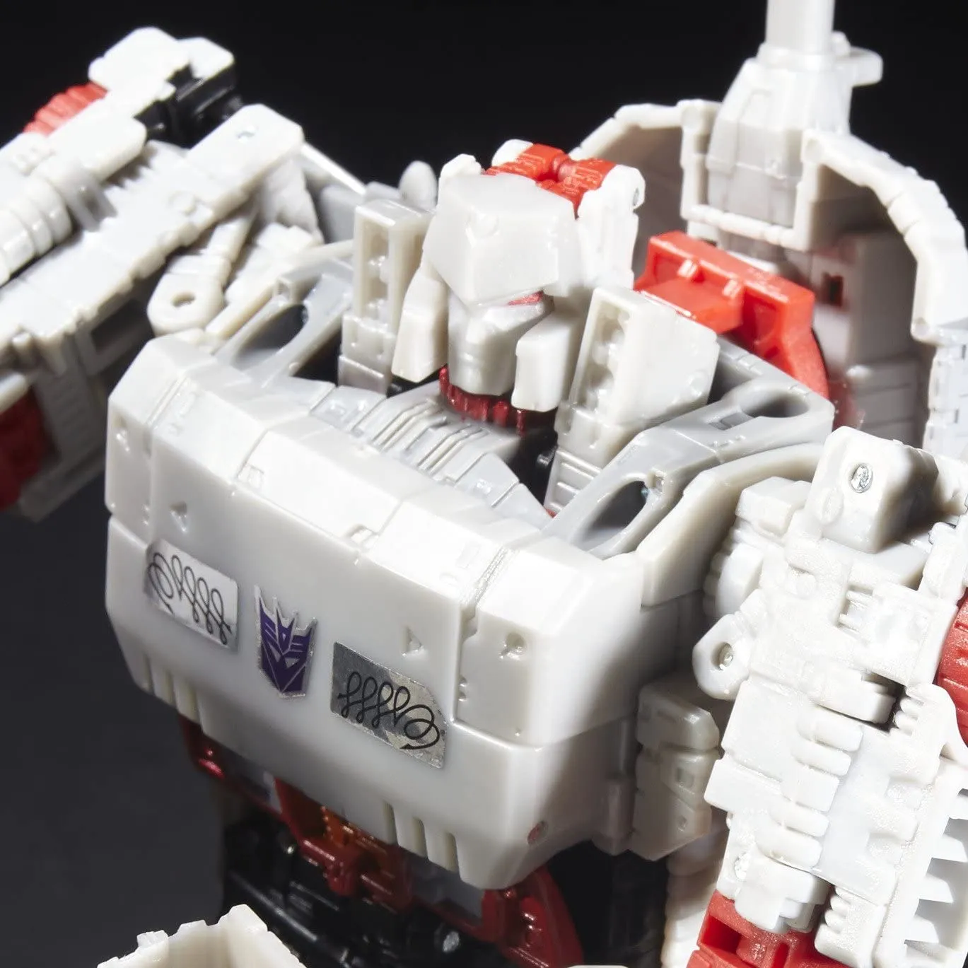 Megatron and Doomshot Voyager Class  | Transformers Generations Titans Return