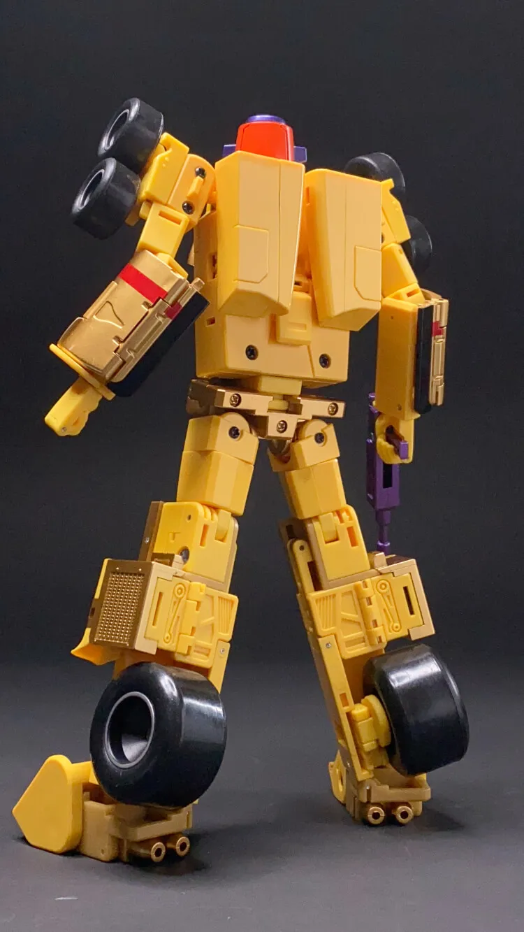 D17 Giuliano  | DX9 Toys Attila Combiner