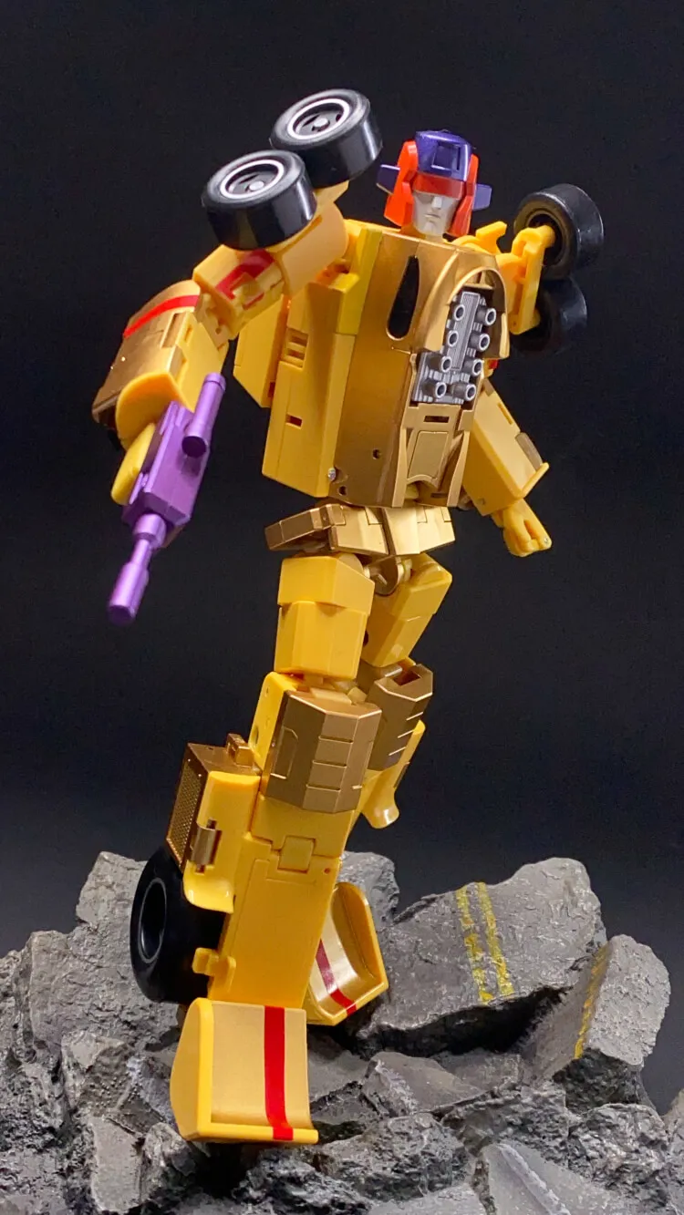 D17 Giuliano  | DX9 Toys Attila Combiner