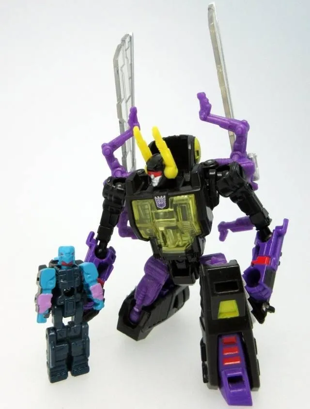 LG47 Kickback with Clouder | Japanese Transformers Legends