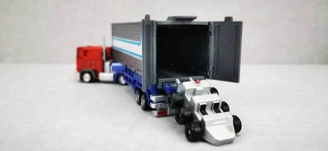 MS-B18X Light of Justice Metallic Version | Magic Square