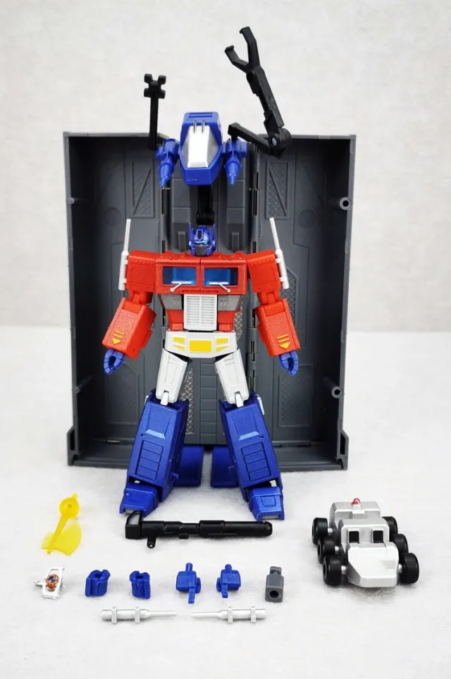 MS-B18X Light of Justice Metallic Version | Magic Square
