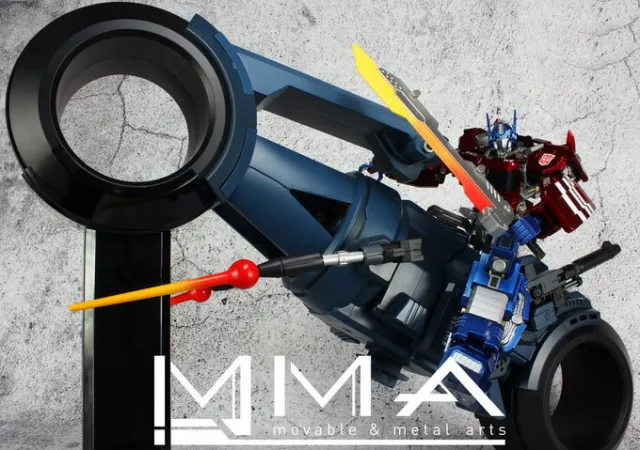 MMA-01 IDW Slaughter Laird and Battlebike | Movable and Metal Arts